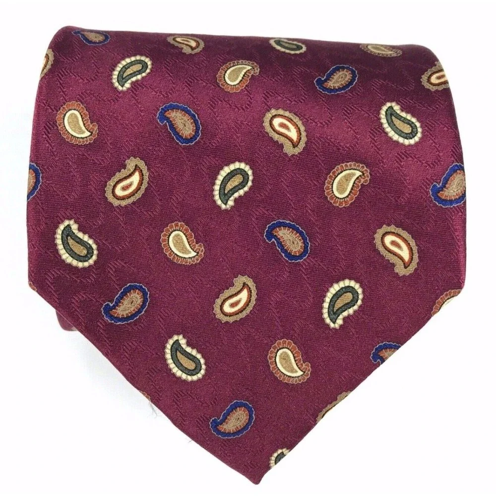 Jos A Bank Executive Collection Tie 100% Silk Paisley Burgundy Red Men's Necktie